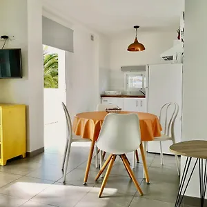 https://the-blue-corner-apartments.tenerifehoteles.net